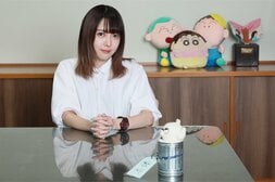 住野よる最新作のキーワードの1つは「アイドル」。アイドルグループsimpαtix（シンパティクシュ）のプロデューサー兼メンバーの高井つき奈さんから得た着想とは──『腹を割ったら血が出るだけさ』特別対談第2弾〈前編〉:イメージ