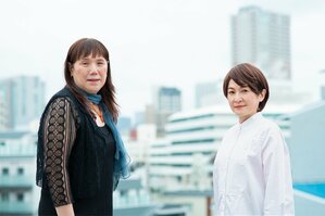 タイムスリップ先では雄々しく戦わずに甘えてぬくぬく──小６女子のリアルな心情が魅力のノスタルジック冒険譚『時穴みみか』文庫刊行記念対談　藤野千夜×田中兆子（前編）:イメージ