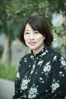 誰と一緒にいてもひとりはひとり。孤独を抱える妻に夫が放った言葉から見える、夫婦の齟齬と受容。歌人・東直子が、「孤独」と「言葉」を響き合わせた短編集　『ひとっこひとり』著者インタビュー
