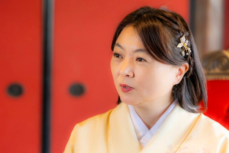 大阪人の「ツッコミ」と京都人の「いけず」は似ている？　愛すべき登場人物たちとともに歩んできた10年　「京都寺町三条のホームズ」シリーズ　望月麻衣インタビュー（後編）の画像