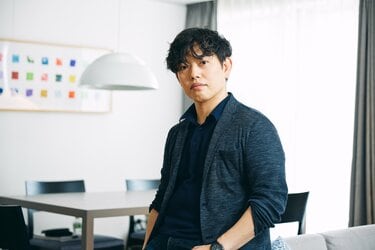 普段本を読まない若い人に読んでもらいたい。500円にするため判型や